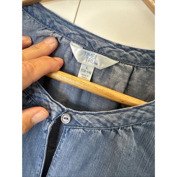 Time andTru Womens Ladies Blue Chambray Sleeveless Ruffle Blouse Top Size Large - Picture 3 of 10